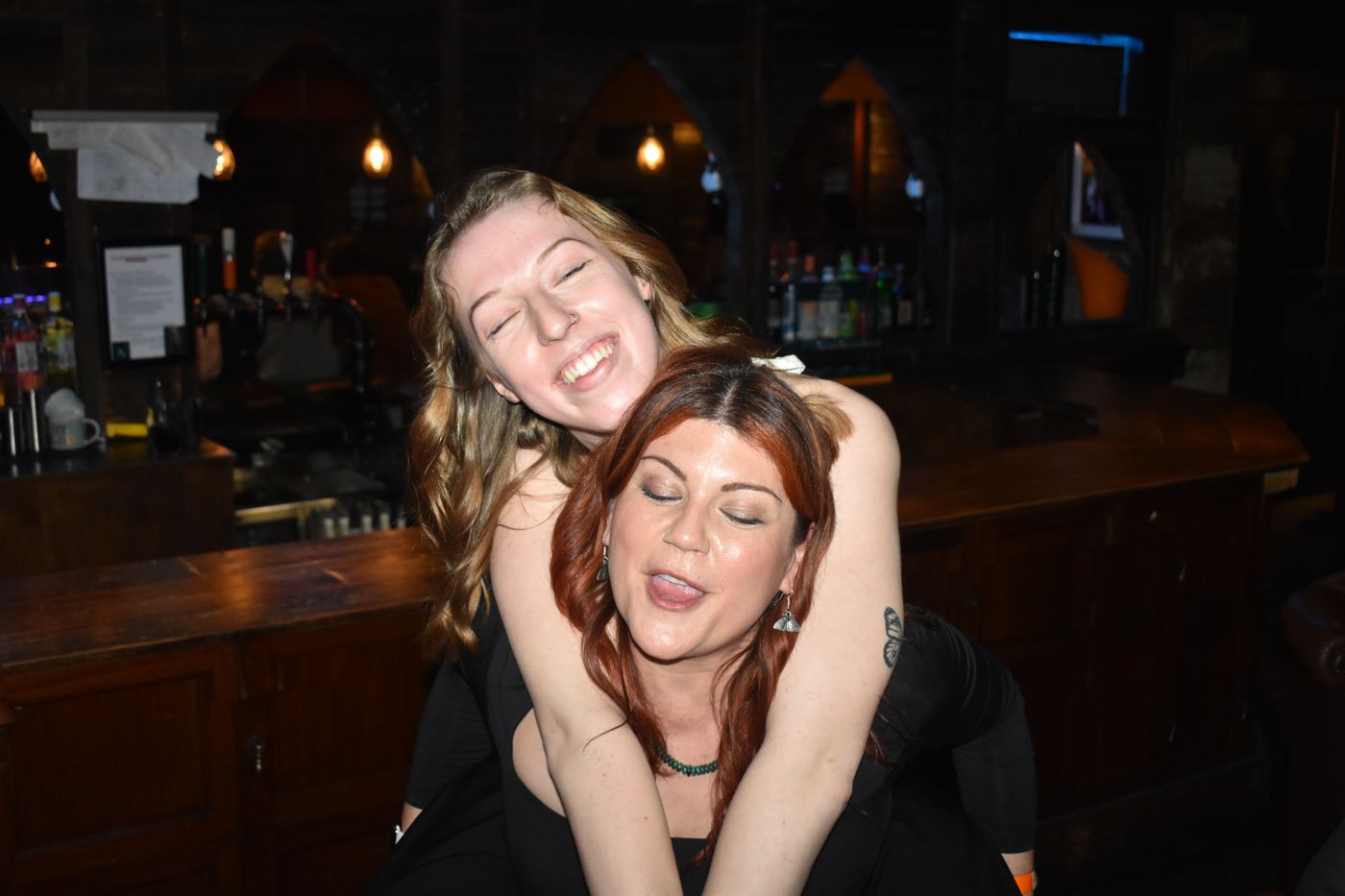Piggyback in the pub